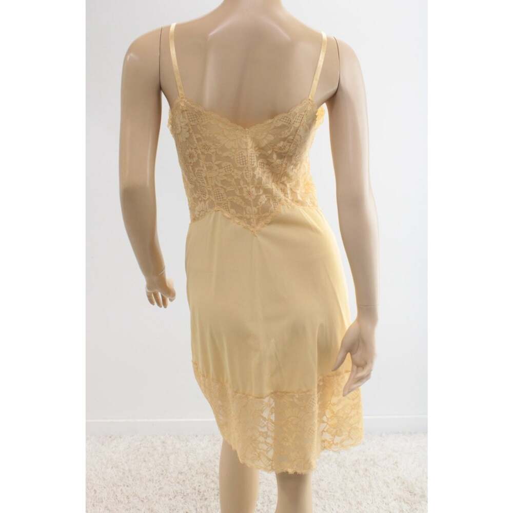 VTG Vanity Fair Yellow Nylon Full Slip 7" wide Lace Trim 60s Sweetheart Neckline - Picture 3 of 9